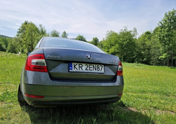 Skoda Octavia cena 63700 przebieg: 65000, rok produkcji 2018 z Kraków małe 92